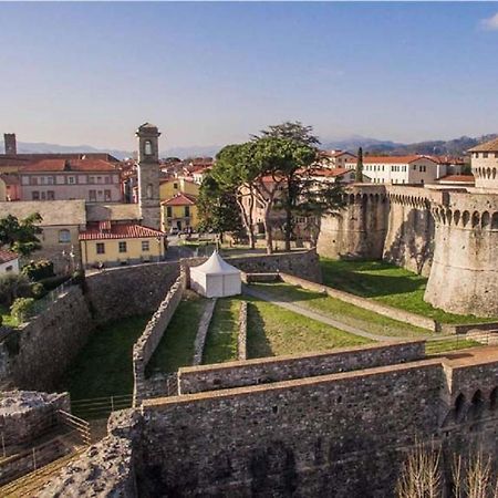 Rossodisera Sarzana Buitenkant foto