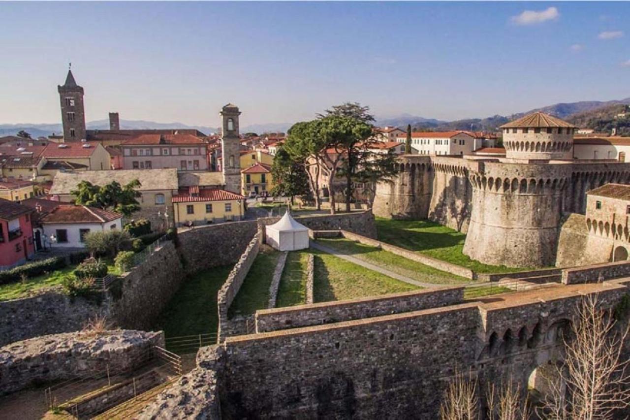 Rossodisera Sarzana Buitenkant foto